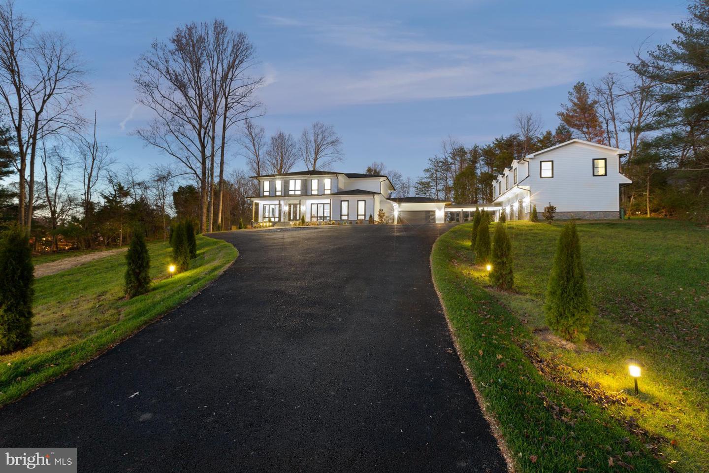 9726 Middleton Ridge